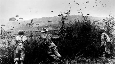 De Slag om Dien Bien Phu: Een Ontmoeting Tussen Traditionele Oorlogsvoering en Moderne Technieken